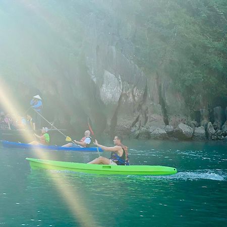Dragon Crown Legend Cruise Hotel Hạ Long Ngoại thất bức ảnh
