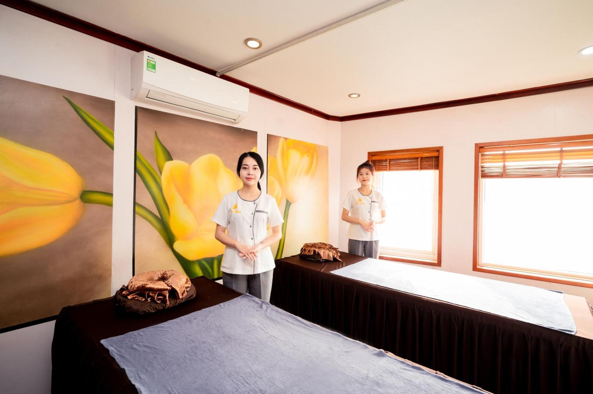 Dragon Crown Legend Cruise Hotel Hạ Long Ngoại thất bức ảnh
