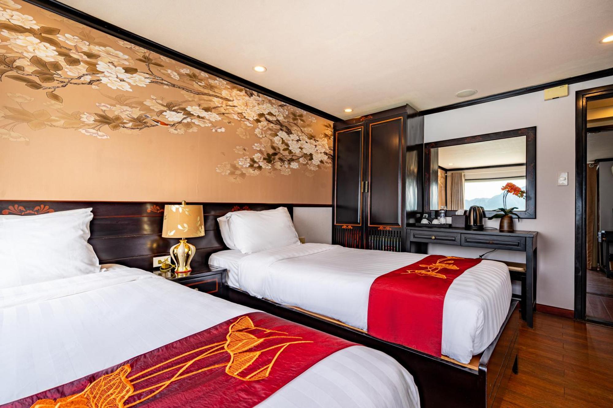 Dragon Crown Legend Cruise Hotel Hạ Long Ngoại thất bức ảnh
