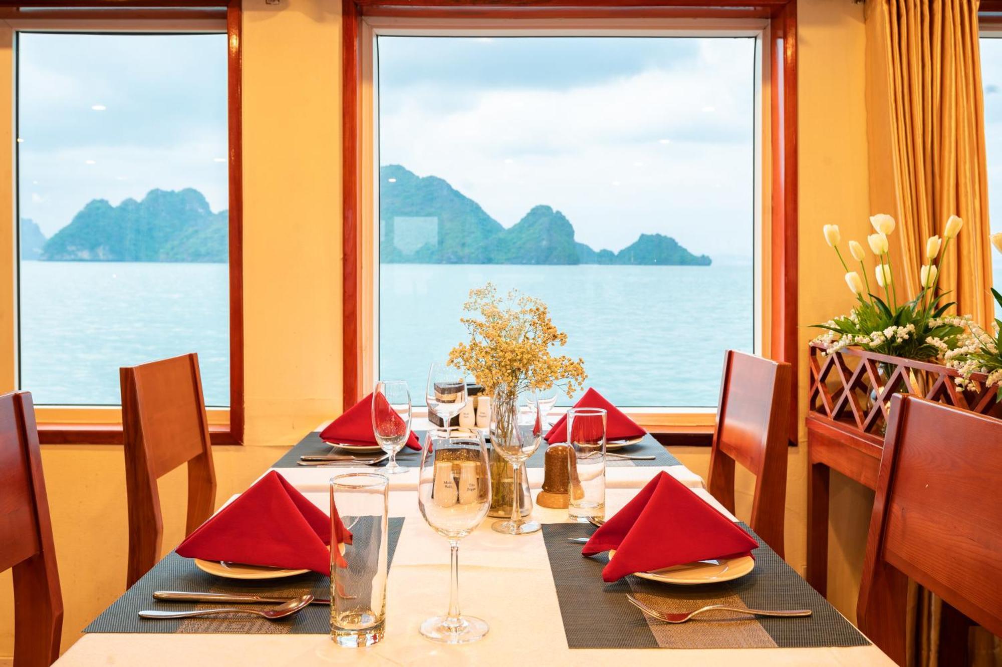Dragon Crown Legend Cruise Hotel Hạ Long Ngoại thất bức ảnh