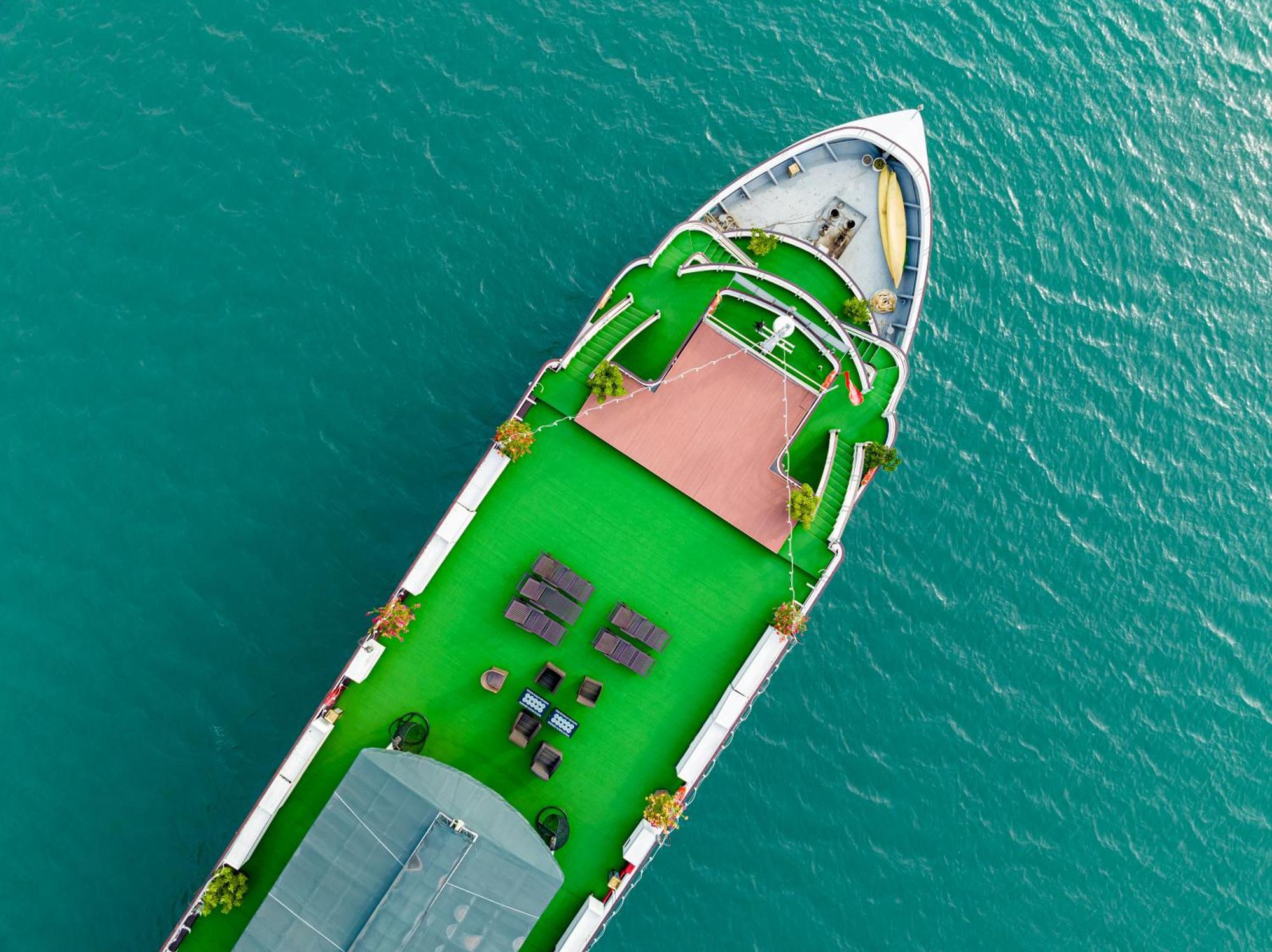 Dragon Crown Legend Cruise Hotel Hạ Long Ngoại thất bức ảnh