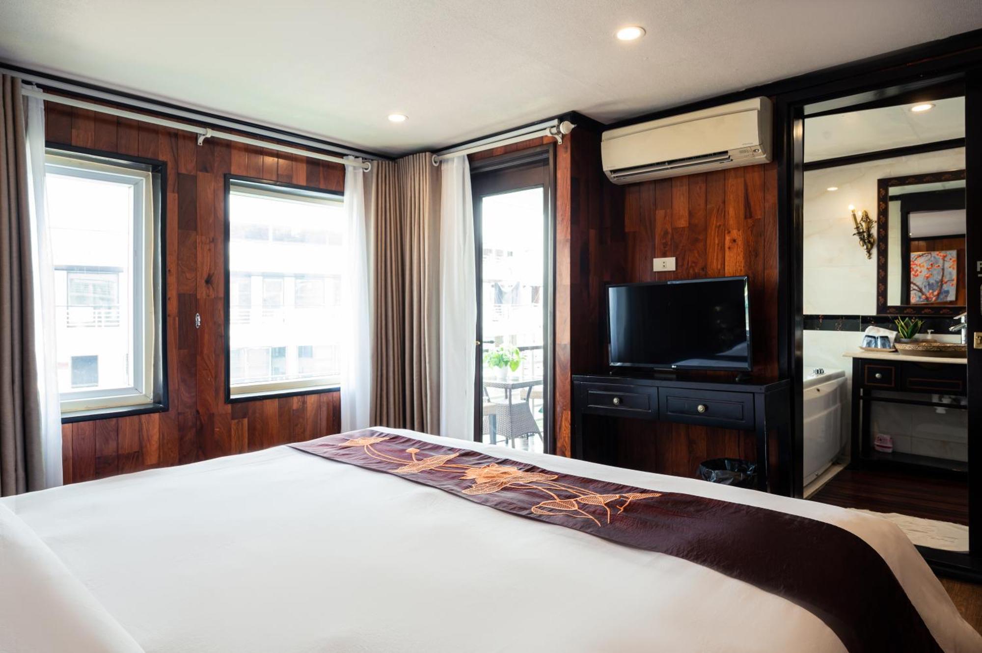 Dragon Crown Legend Cruise Hotel Hạ Long Ngoại thất bức ảnh