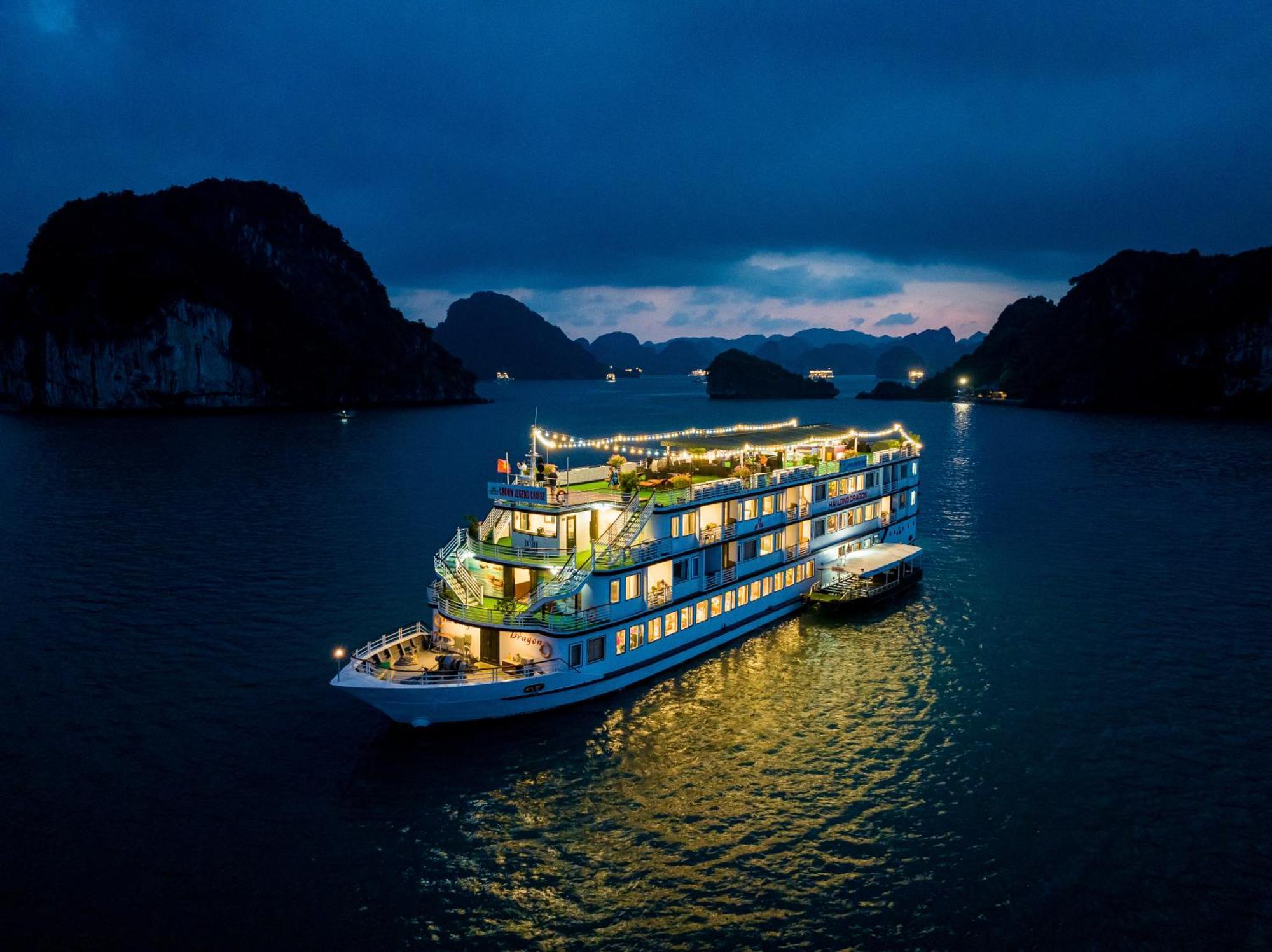 Dragon Crown Legend Cruise Hotel Hạ Long Ngoại thất bức ảnh